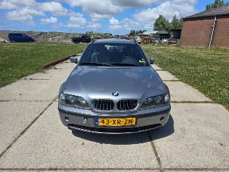 krockskadad bil auto BMW 3-serie 6 cilinder 2004/1