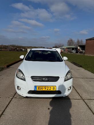 skadebil auto Kia Cee d  2008/10
