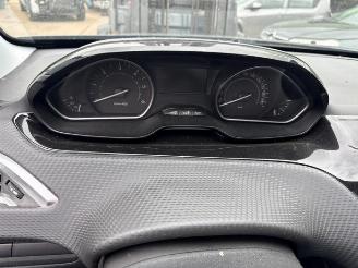 Peugeot 2008 2008 (CU), MPV, 2013 / 2019 1.6 Blue HDi 75 picture 19