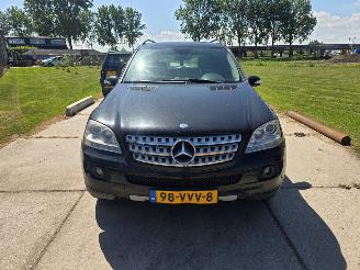 uszkodzony samochody osobowe Mercedes M-klasse  2008/1