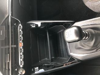 Peugeot 2008 1.2 PureTech Active Pack 102 PK picture 21