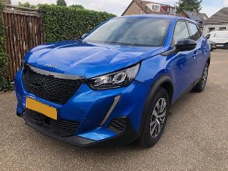 damaged passenger cars Peugeot 2008 1.2 PureTech Active Pack 102 PK 2023/4