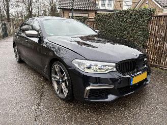 krockskadad bil auto BMW M5 M550d xDrive High Executive 400PK VOLL 2017/8