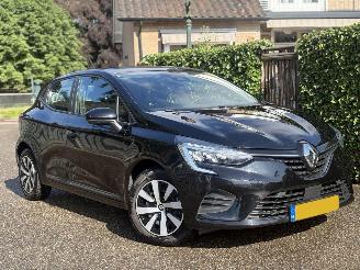 Avarii autoturisme Renault Clio 1.6 E-Tech Hybrid 145 Equilibre AUTOMAAT 95PK 2022/10