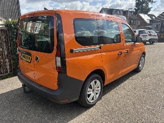 Vaurioauto  passenger cars Volkswagen Caddy Combi 1.5 e.TSI  HYBRIDE AUTOMAAT PLUG-INN 2025/11