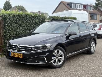 Damaged car Volkswagen Passat 1.4 TSI PHEV GTE SPORT HYBRIDE PANORAMA 2020/6