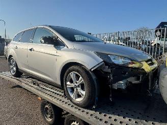 krockskadad bil auto Ford Focus 1.6 SCTi 16V Combi/o  Benzine 1.596cc 110kW (150pk) FWD 2010-07/2018-05  JQDB 2012/1