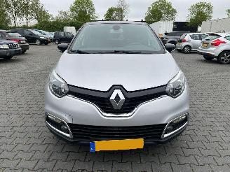 uszkodzony samochody osobowe Renault Captur 1.2 TCE 16V EDC SUV  Benzine 1.197cc 88kW (120pk) FWD 2013-06 (2R40; 2RC0) H5F403; H5FD4 2013/10