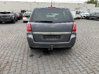 Opel Zafira 2.2 16V Direct Ecotec MPV picture 10