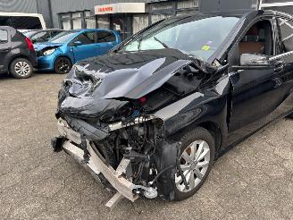 damaged passenger cars Mercedes B-klasse 200 2014/3