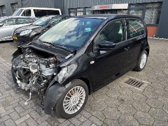 krockskadad bil auto Volkswagen Up!  2014/3
