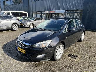 Schadeauto Opel Astra 1.4 Turbo Sport 2011/4