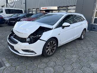 škoda osobní automobily Opel Astra SPORTS TOURER+ 1.6 CDTI 2016/7