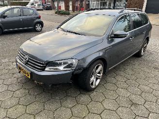 Schadeauto Volkswagen Passat 1.6 TDI BM Variant 2012/3