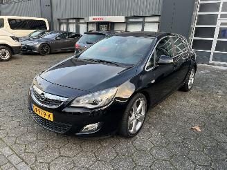 Schadeauto Opel Astra 1.6 Turbo Sport 2010/3
