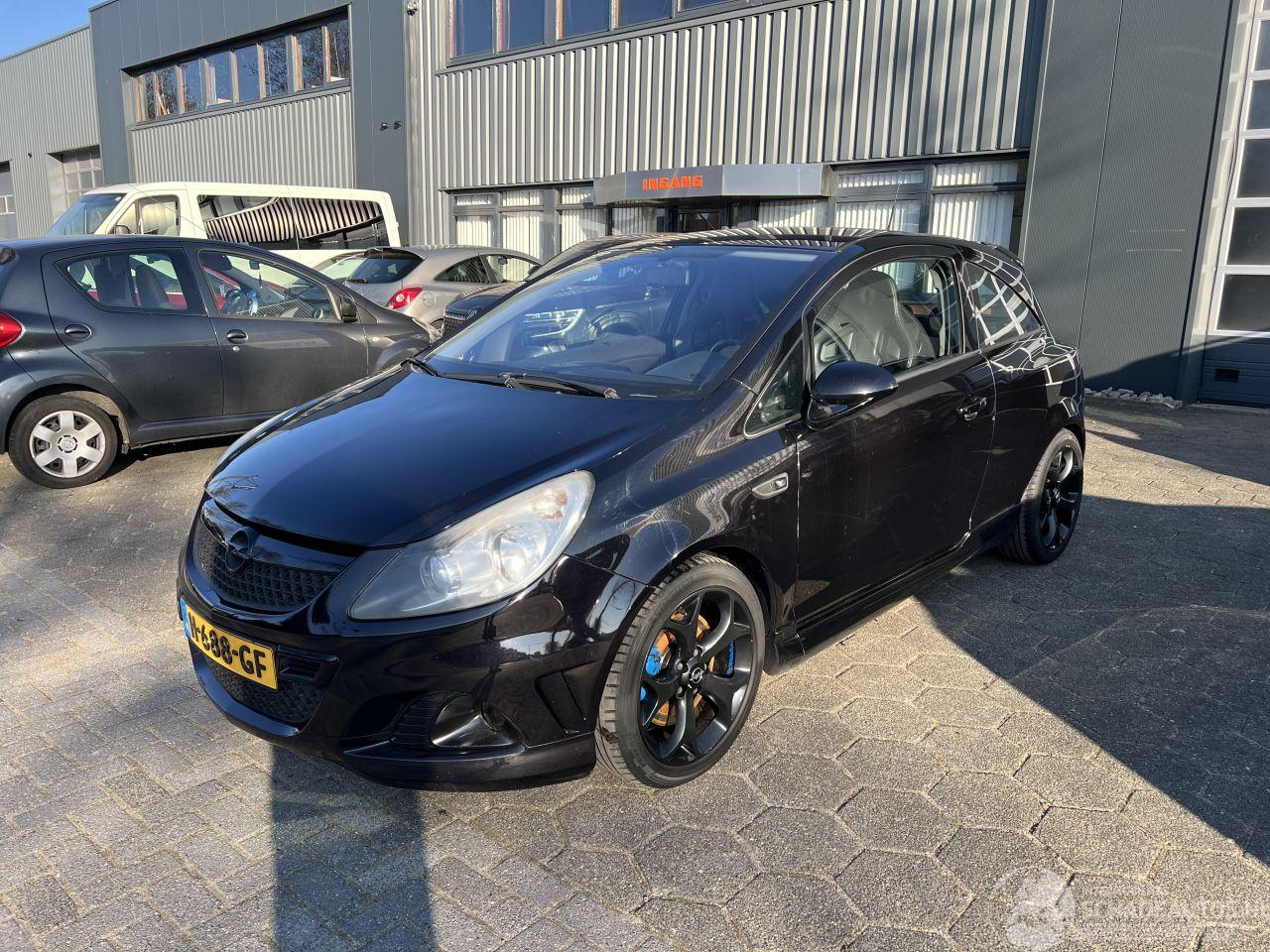 Opel Corsa OPC 1.6 16V T OPC