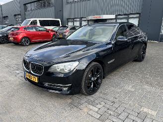 uszkodzony samochody osobowe BMW 7-serie 730d High Executive 2013/6