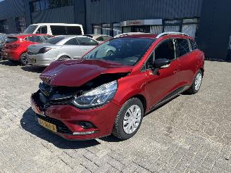skadebil auto Renault Clio 0.9 TCe Limited 2019/1