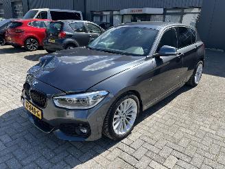 Unfallwagen BMW 1-serie 118i Executive 2018/10