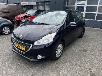 škoda osobní automobily Peugeot 208 1.0 VTI BLUE LEASE 2013/11