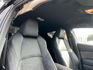 Toyota CH-R 2.0 Hybrid Executive picture 30