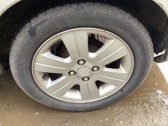 Suzuki Liana 1.6 MPi 16V Hatchback 4Dr Benzine 1.586cc 76kW (103pk) FWD 2001-07/2008-04 (ERC31) M16A picture 10