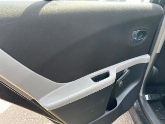 Toyota Yaris Yaris II (P9), Hatchback, 2005 / 2014 1.0 12V VVT-i picture 31