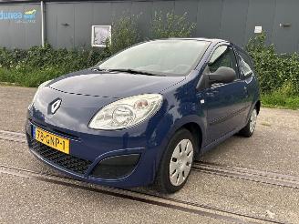 Damaged car Renault Twingo 1.2 Hatchback 2Dr Benzine 1.149cc 43kW (58pk) FWD 2007-03/2014-09 (CN0D) D7F800; EURO4 2008/7