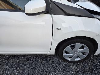 Toyota Aygo 1.0 VVT-i x-play picture 3