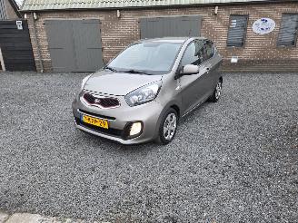skadebil auto Kia Picanto  2013/6