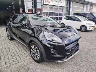 Unfallwagen Ford Puma Titanium Camera Stoelverwarming FULL LED 2025 20.000km 2025/10
