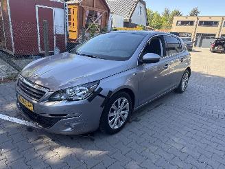 Coche accidentado Peugeot 308 1.2 puretech style 2015/1