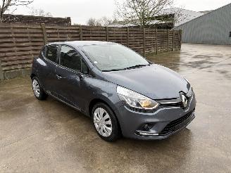 uszkodzony samochody osobowe Renault Clio 4 2019/4
