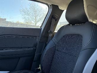 Renault Captur 1.6i - 16V SCE 145 E-TECH picture 7