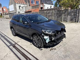 uszkodzony samochody osobowe Renault Kadjar BOSE 1.2i - 16V TURBO TCE 130 2017/5