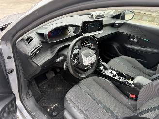 Peugeot e-208 II 136 ALLURE PACKET 50KWH picture 3