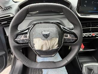 Peugeot 208  picture 14