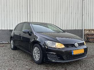 krockskadad bil auto Volkswagen Golf 1.6TDI DSG NAP 2014/1