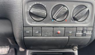 Volkswagen Golf 2.8 VR6 picture 9