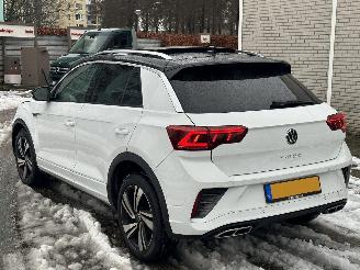 Unfallwagen Volkswagen T-Roc 1.5TSI R-Line Panorama Automaat 2022/10