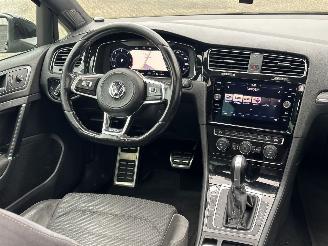 Volkswagen Golf 2.0TDI R-Line picture 14