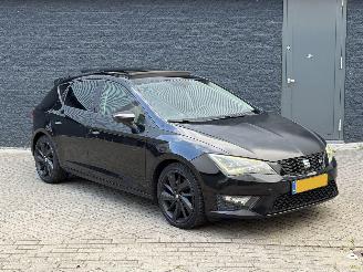krockskadad bil auto Seat Leon 1.8 TSI FR Connect 2016/1