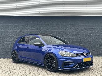Damaged car Volkswagen Golf 2.0 TSI R 4Motion 2017/5