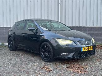 krockskadad bil auto Seat Leon 1.6 TDI Limited Edition II 2013/12
