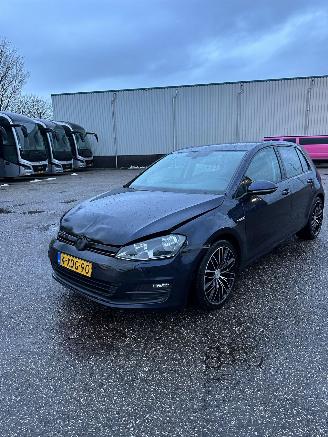 uszkodzony samochody osobowe Volkswagen Golf 1.6 TDI Comfortline BlueMotion 2014/7