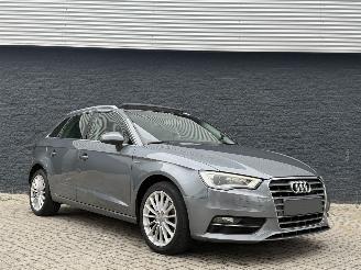 Schadeauto Audi A3 1.4TFSI G-TRON automaat/pano 2014/6