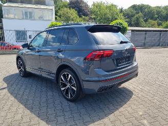 Schadeauto Volkswagen Tiguan R-LINE TDi 4MOTION 142 kW 2025/6