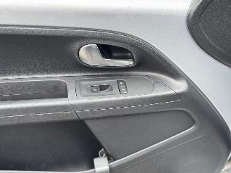 Volkswagen Up!  picture 10