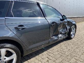 Audi A4 Sport-Line Leer, Navi, Trekhaak, Dynamische verlichting picture 16