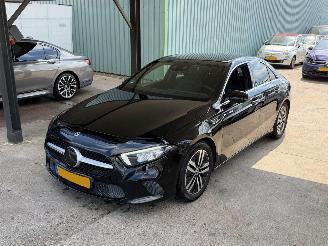 Damaged car Mercedes A-klasse Sedan Automaat Sfeerverlichting Nap 2021/4
